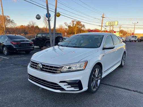 2017 Volkswagen Passat 1.8T R-Line w/Comfort