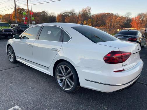 2017 Volkswagen Passat 1.8T R-Line w/Comfort