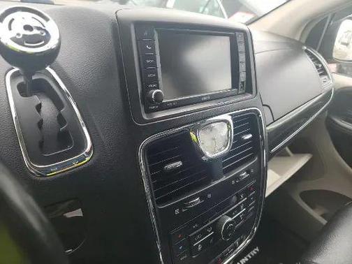 2015 Chrysler Town & Country Touring