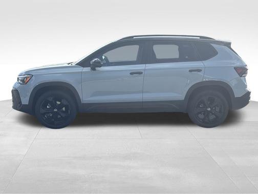 2025 Volkswagen Taos 1.5T SE Black
