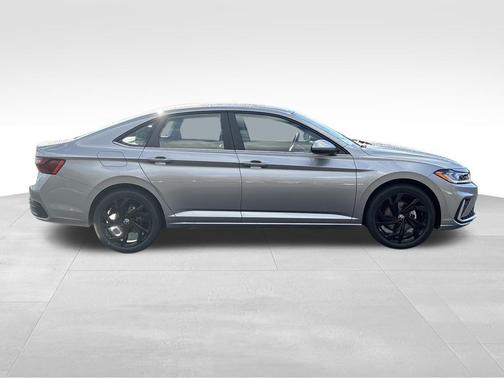 2026 Volkswagen Jetta 1.4T SE