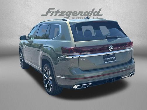Avocado Green Pearl 2026 Volkswagen Atlas 2.0T SEL Premium R-Line 4MOTION