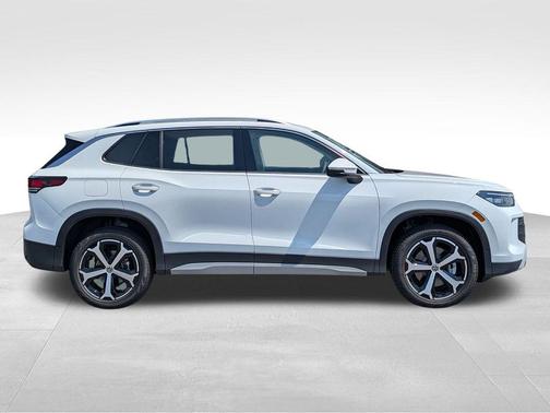 2025 Volkswagen Tiguan 2.0T SE 4MOTION