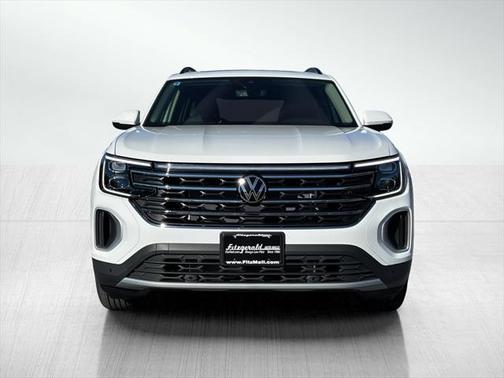 2025 Volkswagen Atlas 2.0T SE w/Technology 4MOTION
