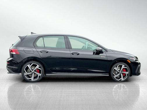 2025 Volkswagen Golf GTI 2.0T SE DSG