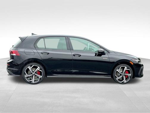 2025 Volkswagen Golf GTI 2.0T SE DSG