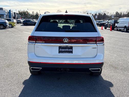 Opal White Pearl 2026 Volkswagen Atlas 2.0T SE w/Technology 4MOTION