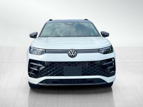 2025 Volkswagen Tiguan 2.0T SE R-Line Black 4MOTION