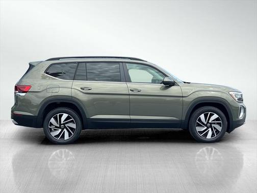 2025 Volkswagen Atlas 2.0T SE w/Technology 4MOTION