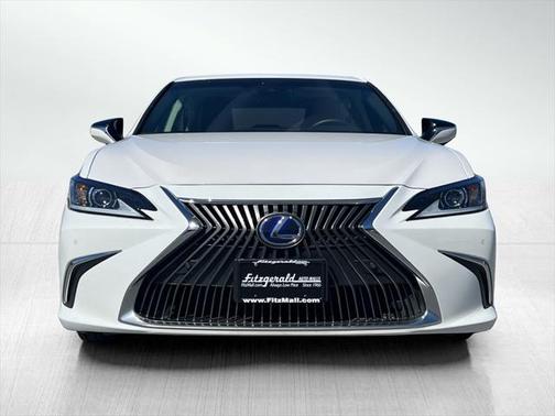 2021 Lexus ES 300h Luxury