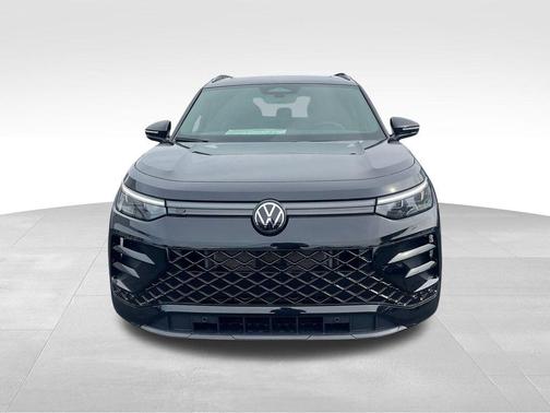 2025 Volkswagen Tiguan 2.0T SE R-Line Black