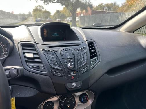 2016 Ford Fiesta SE