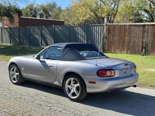 2003 Mazda MX-5 Miata Base