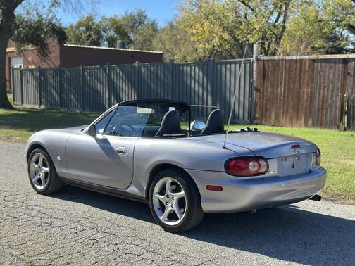 2003 Mazda MX-5 Miata Base