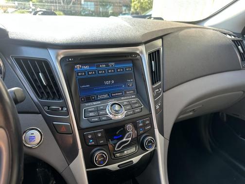 2015 Hyundai SONATA Hybrid Limited