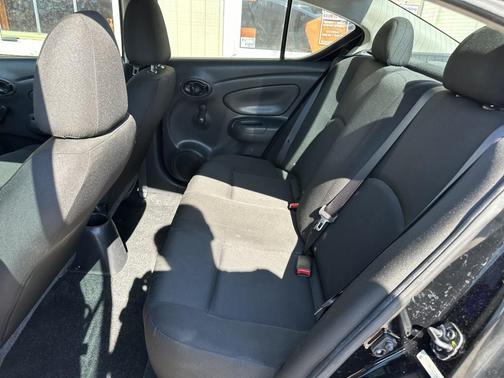 2019 Nissan Versa 1.6 S+