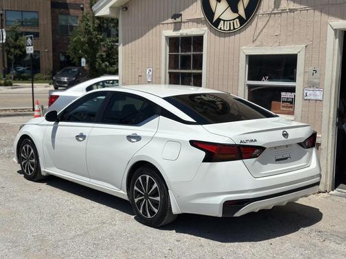 Glacier White 2020 Nissan Altima S FWD