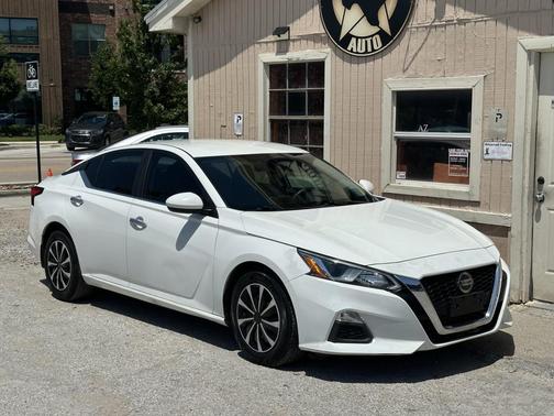 Glacier White 2020 Nissan Altima S FWD
