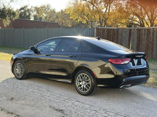 2016 Chrysler 200 S