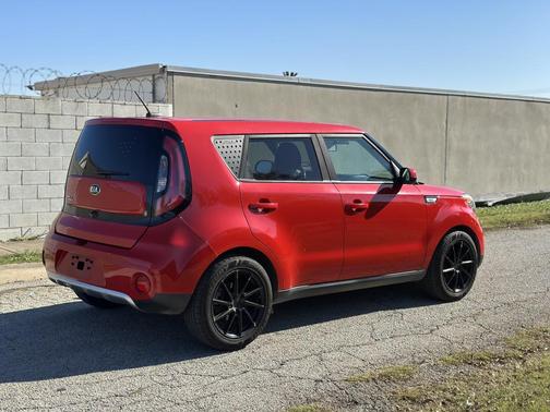 2018 Kia Soul +