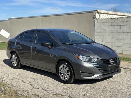 2023 Nissan Versa 1.6 S
