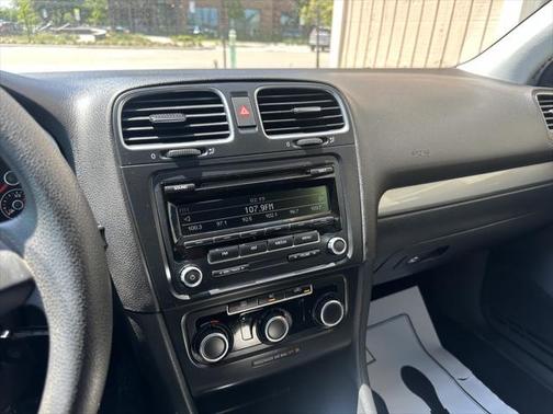 2012 Volkswagen Golf Base