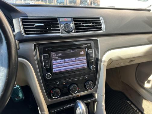 2015 Volkswagen Passat 2.0L TDI DSG SE w/Sunroof