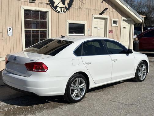 2015 Volkswagen Passat 2.0L TDI DSG SE w/Sunroof