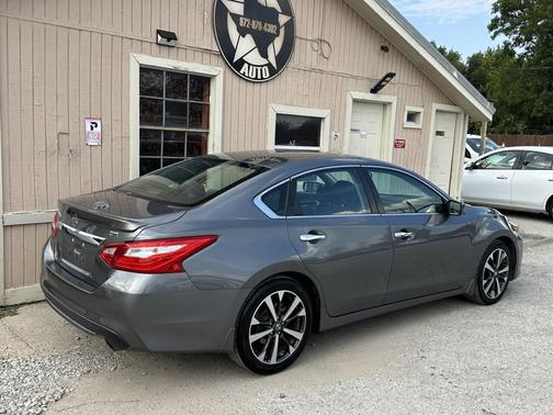 2016 Nissan Altima 2.5 SR
