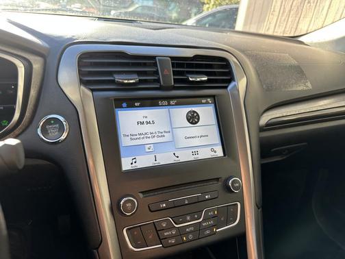 2017 Ford Fusion Hybrid SE