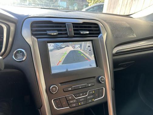 2017 Ford Fusion Hybrid SE