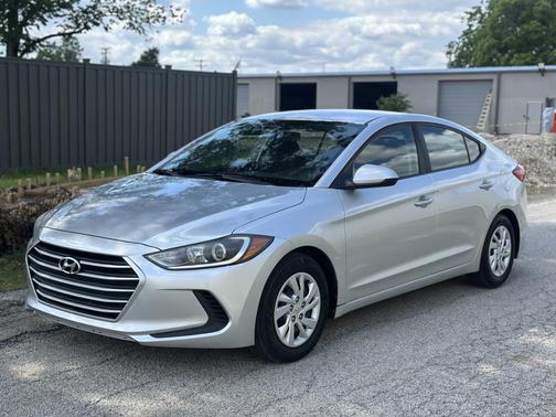 Symphony Silver 2018 Hyundai ELANTRA SE Sedan