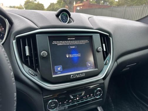 2015 Maserati Ghibli Base