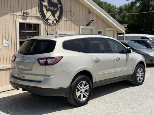Gold 2017 Chevrolet Traverse 2LT