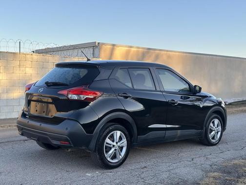 2020 Nissan Kicks S