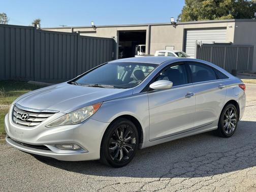 2011 Hyundai SONATA Limited