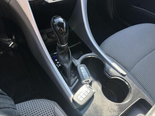 2011 Hyundai SONATA Limited