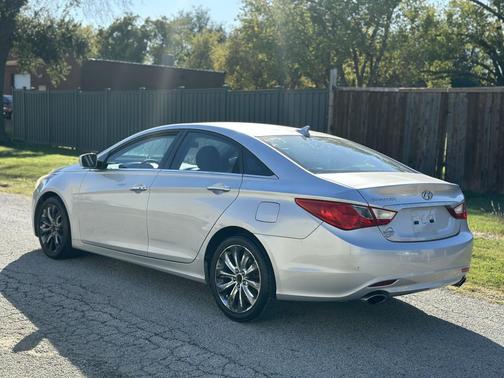 2011 Hyundai SONATA Limited