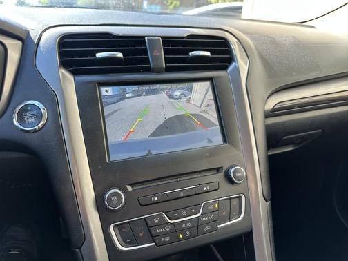 2017 Ford Fusion Hybrid SE