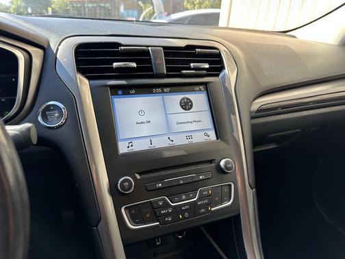 2017 Ford Fusion Hybrid SE