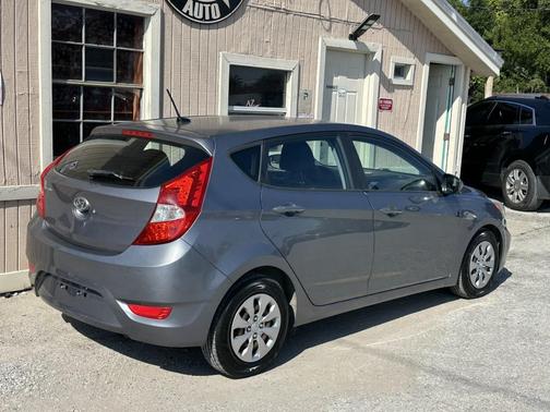 2017 Hyundai Accent SE