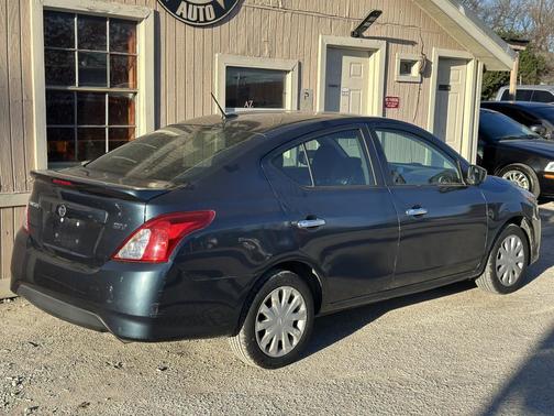 2016 Nissan Versa 1.6 SV