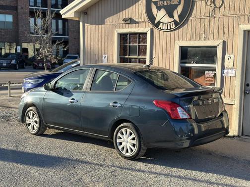 2016 Nissan Versa 1.6 SV