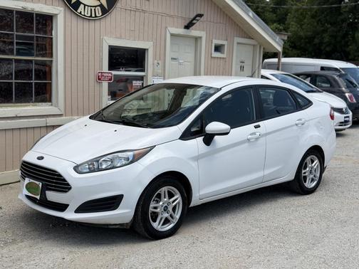 White 2019 Ford Fiesta SE Sedan