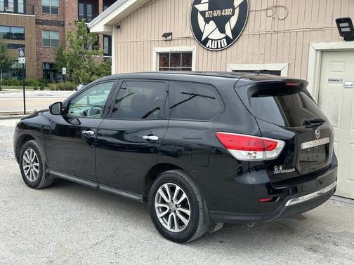 2013 Nissan Pathfinder LE