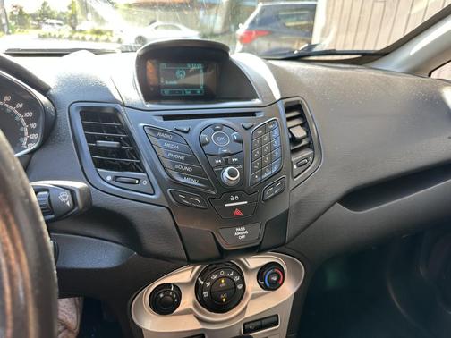 2016 Ford Fiesta SE