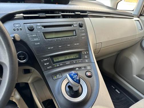 2010 Toyota Prius II
