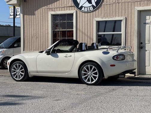 Photo 4 of 23 of 2007 Mazda MX-5 Miata Touring