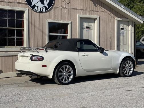 Photo 3 of 23 of 2007 Mazda MX-5 Miata Touring