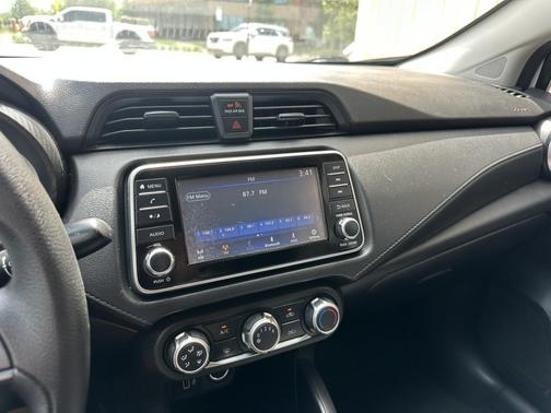 Fresh Powder 2023 Nissan Versa 1.6 S